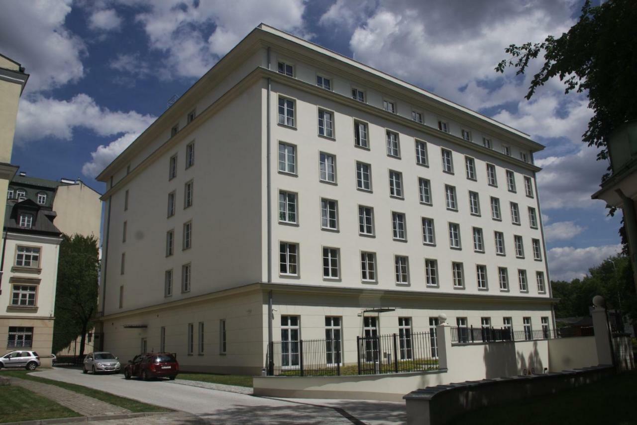 Albergue Dom Pomocy Studentom Varsovia Exterior foto