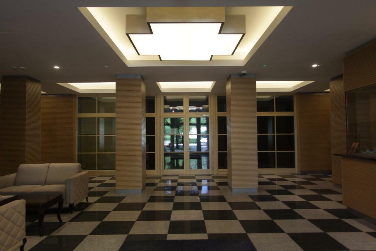 Albergue Dom Pomocy Studentom Varsovia Exterior foto